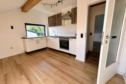 Traumhafte 4-Zimmer-Dachgeschosswohnung mit Balkon, Garage & Carport in Mauth