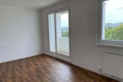 Wohnung zum Mieten in Halle (Saale) 339,00 € 57.31 m²