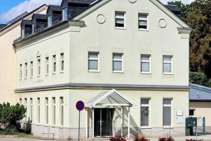 Geschäftshaus mit Wohnanteil zum Verkauf - Oelsnitz
