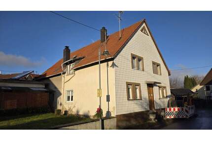 Gepflegtes und teilsaniertes EFH mit Scheune in Roth bei Stromberg zu verkaufen