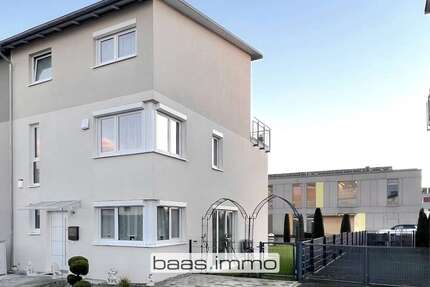 Haus zum Kaufen in Gersthofen 900.000,00 € 157.78 m²