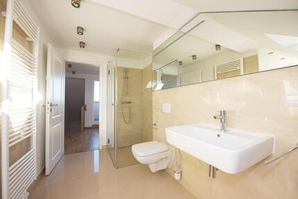 NEU - Hochwertige DG-Wohnung im Leipziger Süden - 2 Terrassen * PKW-Stellplatz