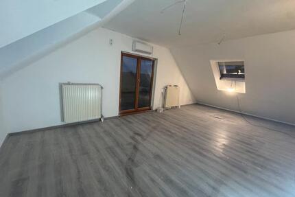 Helle und klimatisierte 3 Zimmer DG-Wohnung - Wertheim