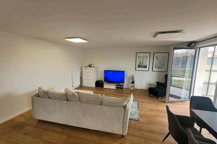 Moderne 3-Zi Wohnung mit Balkon, Einbauküche, Aufzug & Stellplatz - Hanau Großauheim