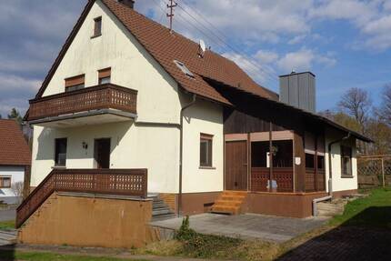 Ruhige Lage in Rauenberg: sonniges Wohnhaus mit schönem Grundstück - Freudenberg