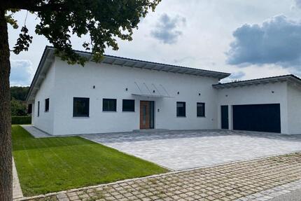 Bungalow zu Vermieten - 1.250,00&nbsp;EUR Kaltmiete, ca.&nbsp; 130,00&nbsp;m&sup2; in Eichendorf (PLZ: 94428)