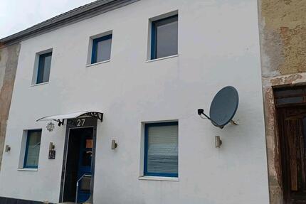 Haus mit Scheune zu verkaufen - 160.000,00&nbsp;EUR Kaufpreis, ca.&nbsp; 157,00&nbsp;m&sup2; in Blieskastel (PLZ: 66440)