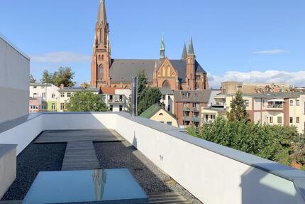 5-Raum-Wohnung mit großer Dachterrasse und einzigartigem Blick auf die Paulskirche - Schwerin