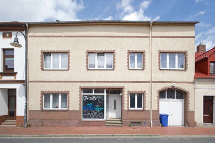 Haus zum Kaufen in Schwaan 195.000,00 € 510 m²