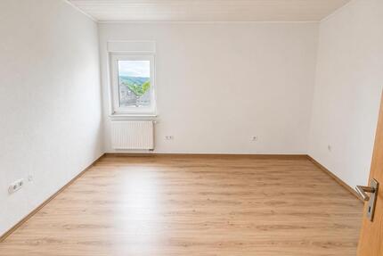 Einfamilienhaus mit Garage und Garten - Kirchen (Sieg)