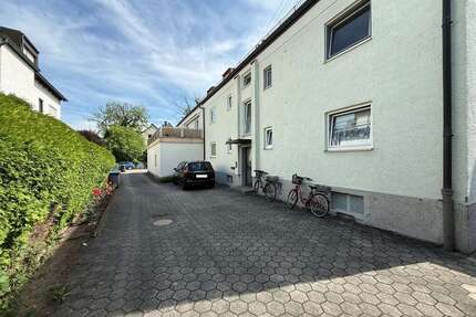 Haus zum Kaufen in Karlsfeld 1.300.000,00 € 379 m²