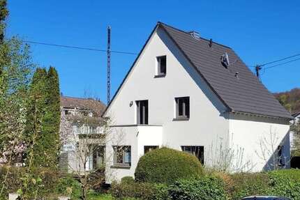 Haus zum Kaufen in Unkel 695.000,00 € 196 m²