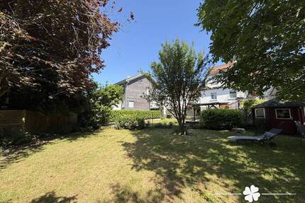 BERK Immobilien - Baugrundstück mit Südausrichtung und zurückgesetzter, zentraler Lage in Haibach
