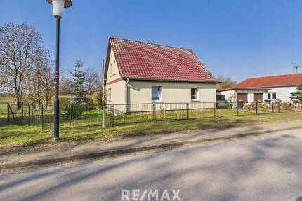 Charmantes Einfamilienhaus mit 4 Zimmern und großem Grundstück in ruhiger Lage von Ankershagen-Rumpshagen