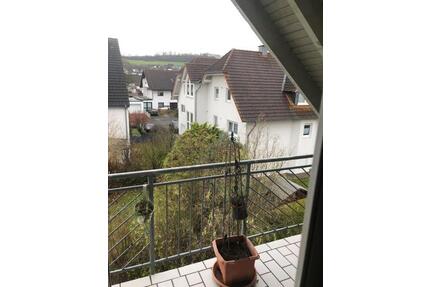 TOPLAGE! Gemütliche 2-Zimmer-Wohnung mit Loggia & Stellplatz - Nidda