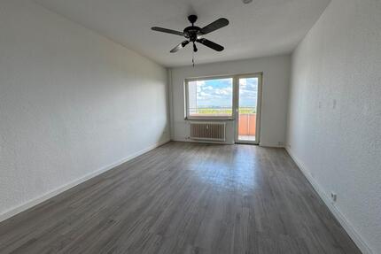 Helle 2-Zimmer-Wohnung mit Balkon & Weitblick im 6. OG - Mettmann