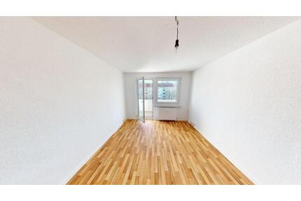 Helle 3-Raum-Wohnung mit Balkon und Tageslichtbad - Chemnitz Kapellenberg