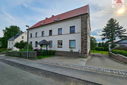 Solide vermietetes Mehrfamilienhaus in ländlicher Lage mit Entwicklungsperspektive - Breitenbrunn/Erzgebirge