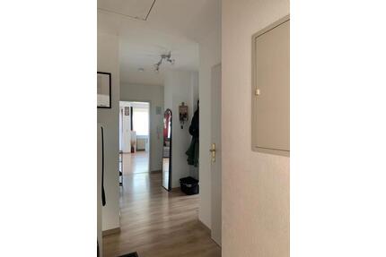 Helle Dachgeschosswohnung - 670,00&nbsp;EUR Kaltmiete, ca.&nbsp; 80,00&nbsp;m&sup2; in Siegen (PLZ: 57080) Eiserfeld