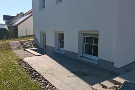 Vermiete helle 2-Zimmer-Kellerwohnung (Souterrain) in Pfaffenberg - Mallersdorf-Pfaffenberg