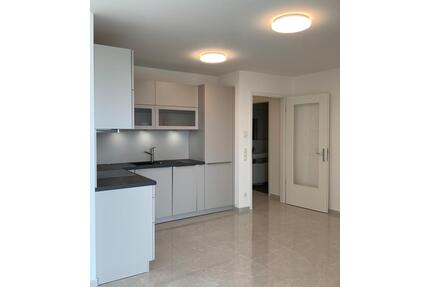 3 moderne Zimmer Wohnung -Einbauküche - Balkon und Fußbodenhe… - Berlin Marzahn-Hellersdorf