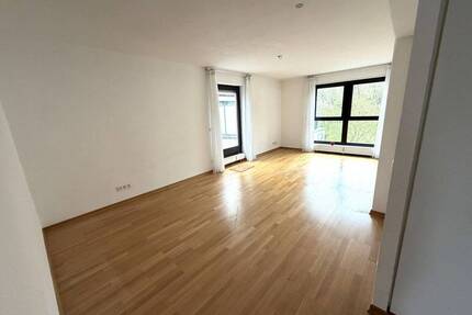 Es gibt noch Besonderes! Herrliche 4-Zi-Whg mit großer Dachterrasse, in ruhiger Lage in Langwasser - Nürnberg