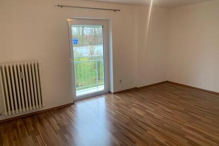 Sanierte 3 Zimmer 85qm Wohnung Balkon, Garten Neubiberg