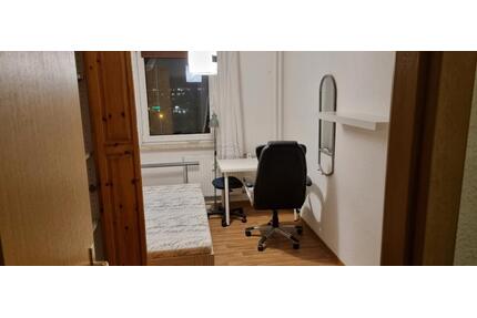 Untermiete - Zimmer für eine Frau ab 01.05.2026 - Berlin Marzahn-Hellersdorf