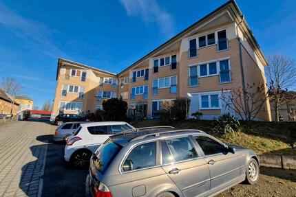 Tolle 2 Zimmer Wohnung mit Einbauküche wartet auf neuen Mieter - Berga/Elster