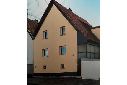 Einfamilienhaus, einseitig angebaut (provisionsfrei, ohne Makler) - Heusweiler