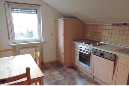 Großzügige 2 Zimmer-Wohnung im DG - Waldmohr