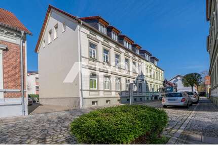 Haus zum Kaufen in Oschersleben 350.000,00 € 306.17 m²