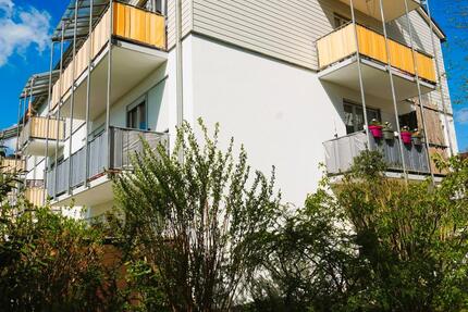 Gepflegte 3 Zimmerwohnung mit 2 großen Balkonen und Einzelgarage - Ebersberg