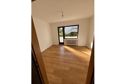 Helle, frisch renovierte 3-Zimmer Wohnung mit Balkon Gete Viertel - Bremen Schwachhausen