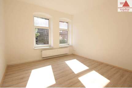 Wohnung zum Mieten in Aue 360,00 € 79.74 m²