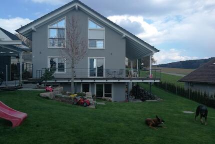 Schöne 2 Zi Wohnung mit 65 qm - 710,00&nbsp;EUR Kaltmiete, ca.&nbsp; 65,00&nbsp;m&sup2; in Wain (PLZ: 88489)