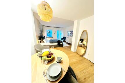 Voll möbliertes 1-Zimmer-Apartment | 36 m² | Terrasse | All-Inclusive | Nähe Kiel | Hbf Mindestmiete 6 Monate | Firmen | Paare