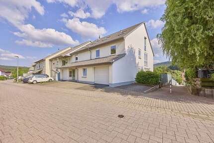 Haus zum Kaufen in Hochspeyer 450.000,00 € 230 m²