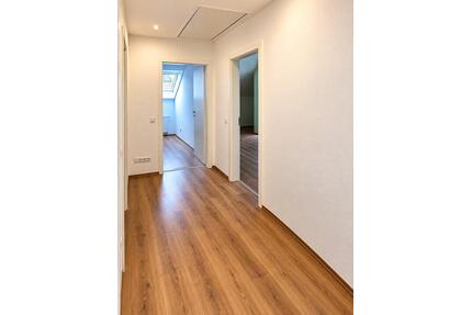 Modernisierte 2,5-Zi.-Wohnung mit Balkon – Nähe IPAI Heilbronn