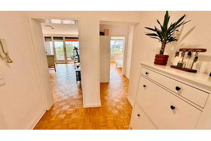 Lörick-Helle 2. Zimmer Wohnung im 7. OG mit Balkon - Düsseldorf