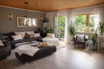 Großzügige 4,5-Zimmer-Maisonette mit Galerie, Garten & Balkon - Hausgefühl in Henfenfeld