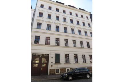 ** Zentrum-Süd: Sanierte 2-Zimmerwohnung mit Balkon und eigenem Garten in exklusiver Lage ** - Leipzig