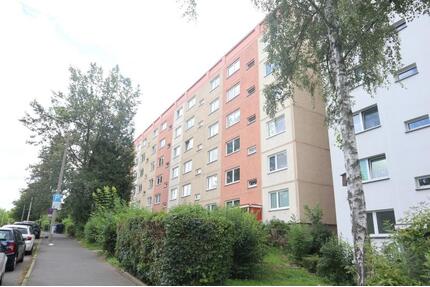 Hübsche 3-Raum-Wohnung mit Einbauküche ! - Zwickau Neuplanitz