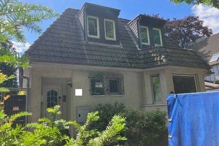 21.600 € Nettokalt-Miete !!! Ebenerdig, modern, alleinige Grundstücksnutzung ca. 450 m², EG im ZFH, 3x Stellpl., 2x Carportpl. - Hamburg Marienthal