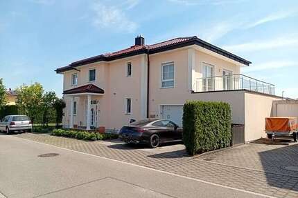 Haus zum Kaufen in Königsbrunn 1.290.000,00 € 261 m²
