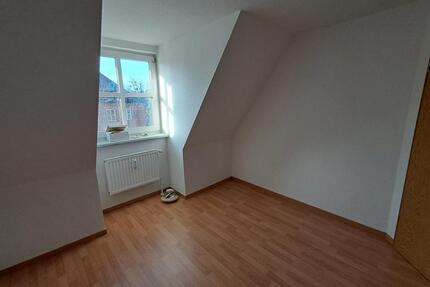 GEMÜTLICHE FRISCH RENOVIERTE 2 RAUM WOHNUNG IN LUDWIGSLUST ZU VERMIETEN