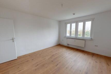 Geräumige 4-Zimmer-Wohnung mit Wannenbad und viel Lichteinfall - Wittenberg Lutherstadt