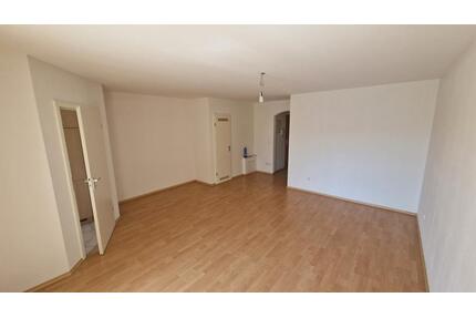 2-Zimmer-Wohnung mit Balkon plus TG-Stellplatz in bester Lage - Schrobenhausen