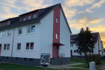 Gemütliche 2-Zimmer-Hochparterrewohnung mit Balkon - Bremen Blockland