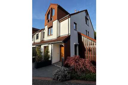 Haus zum Kaufen in Düsseldorf 895.000,00 € 124 m²